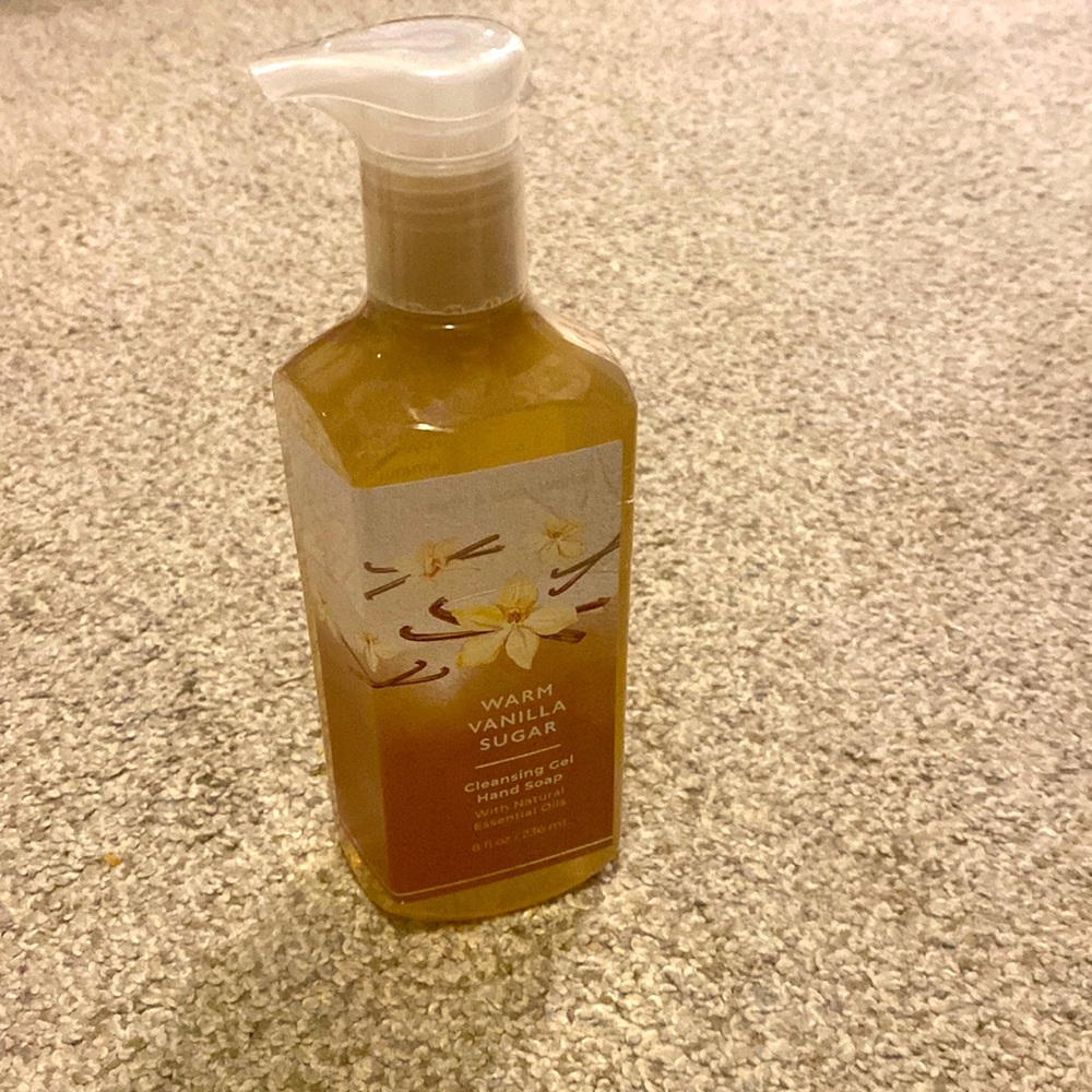 Warm Vanilla Sugar cleansing gel hand soap